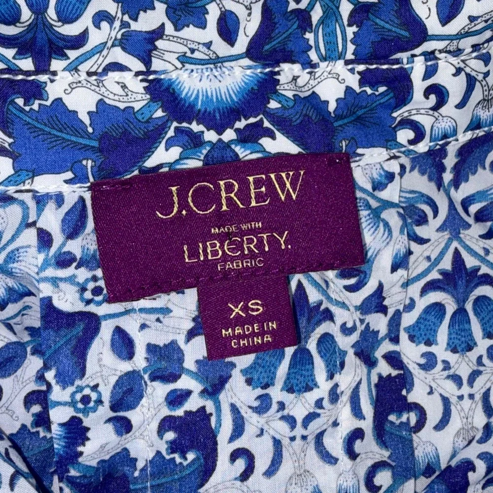 J.Crew Liberty Fabric Floral Cropped Button Up Shirt Blue White XS Ruffle Cuff